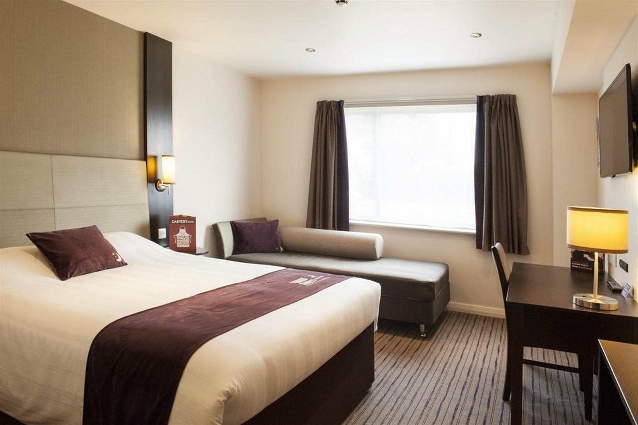 Premier Inn London Heathrow M4/J4 Hillingdon kerület Kültér fotó